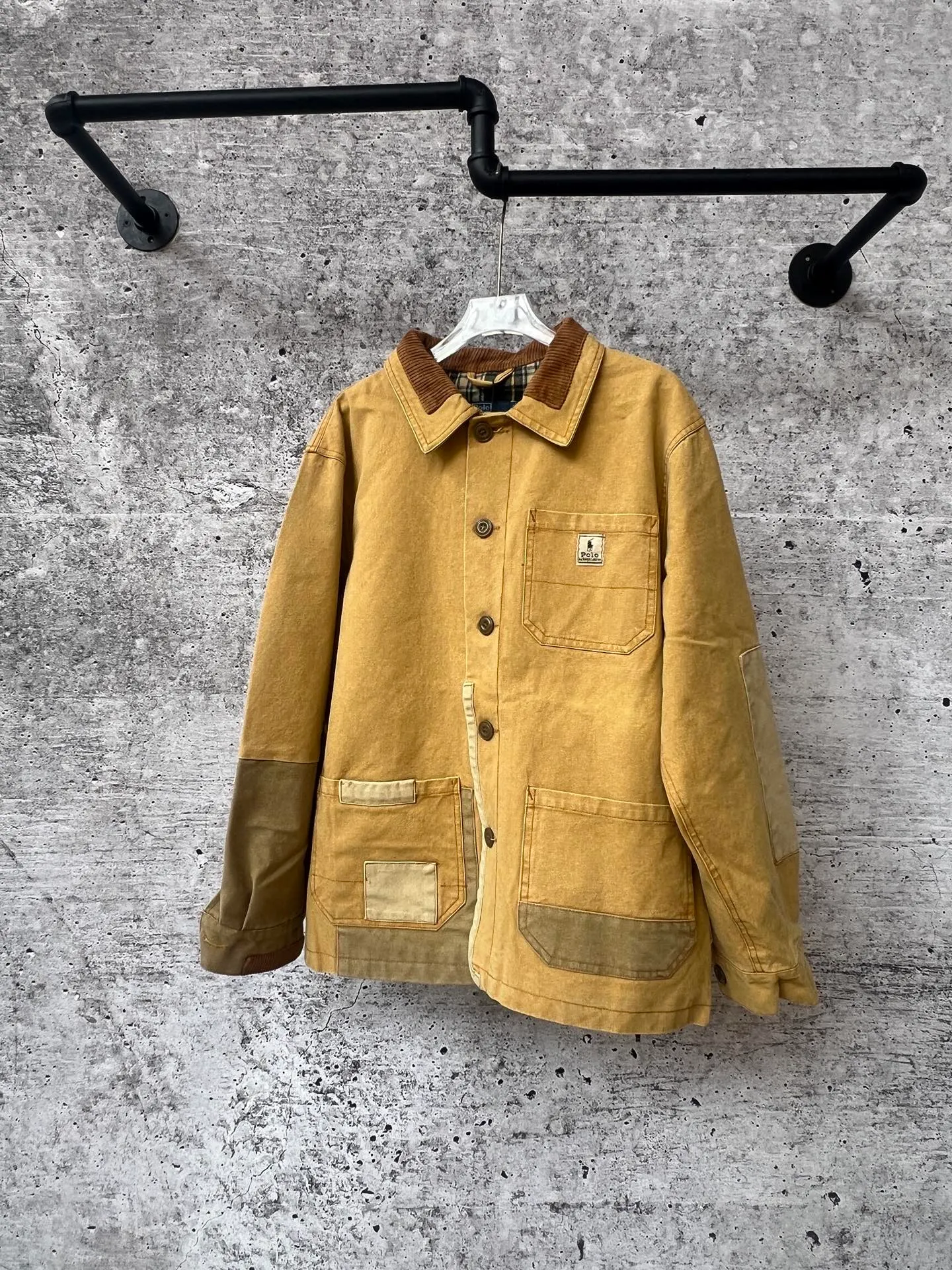 P530 Ralph Lauren Chinese and Cuban style workwear patchwork jacket for men and women. The entire garment is spliced ​​with fabrics in multiple places. The complex craftsmanship details are clear at a glance. The craftsmanship restores the original product. Washing of ready-to-wear garments adds texture. The loose-fitting khaki color is the first choice for autumn matching.